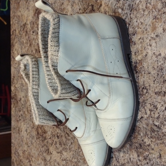 Women's Cream Ankle Boots - Picture 3 of 7